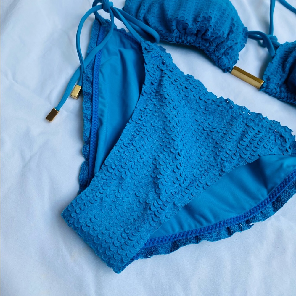 Vix Swimsuit Bikini Top (large) & Bottom (small) set in Blue
